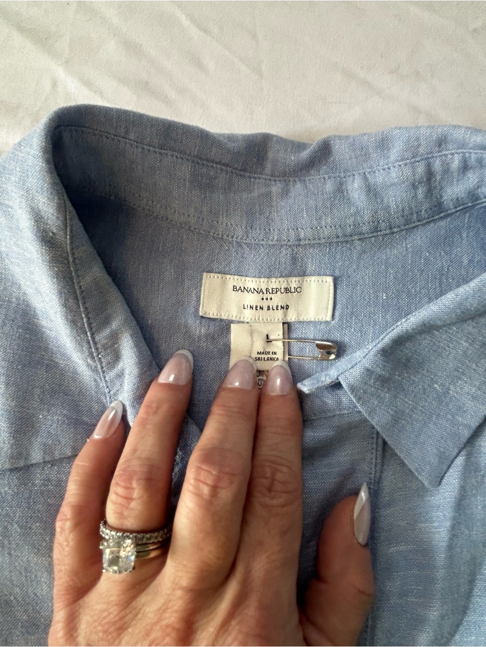 Banana Republic Women's Linen-Blend Popover Shirt, size Large - Picture 9 of 10